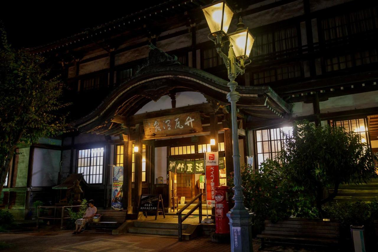 Hotel New Tsuruta Beppu Exterior photo